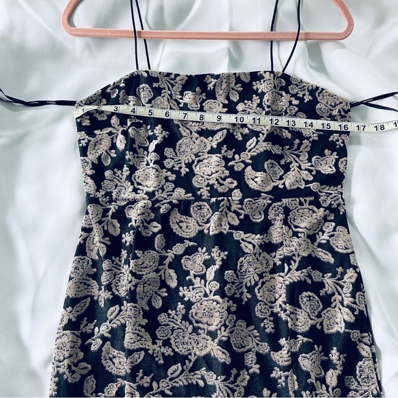 NWT Embroidered Bodycon Dress - Picture 2 of 7